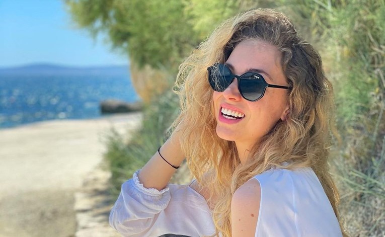 Hana Huljić se oglasila mjesec dana prije porođaja i pokazala trudnički trbuh