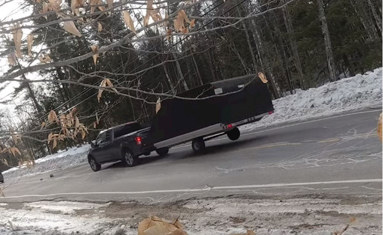 VIDEO Ceste oštećene od snijega i leda su izazov za ovjes automobila