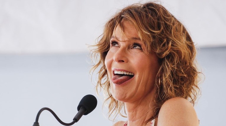 Jennifer Grey priznala da je u istom mjesecu bila zaručena i za Brodericka i za Deppa