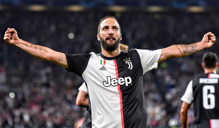 Higuain na meti dva kluba: "On je naš san, nikad ne reci nikad u nogometu"