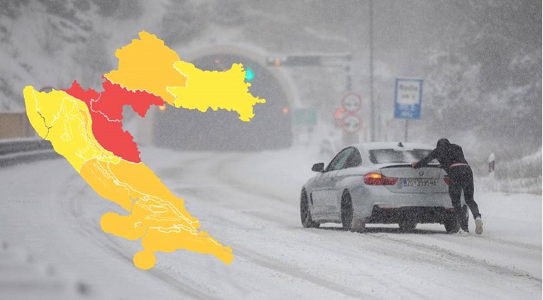 Kolaps na cestama na kopnu, na jugu ogromni valovi. Evo dokad će padati snijeg