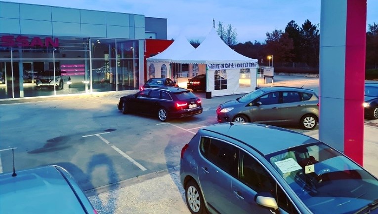 Otvorio drive-in šator za kavu, inspekcija ga zatvorila: "Bježite iz ove države..."