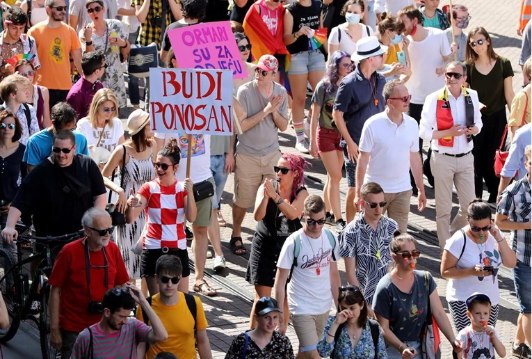 VIDEO I FOTO Pogledajte kako je bilo na Prideu: Ljubav ne pita što je ispod hlača