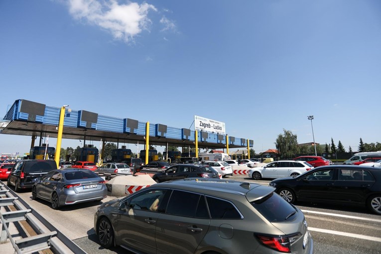 HAC i Autocesta Rijeka-Zagreb za vikend naplatili 36 posto manje cestarine nego lani
