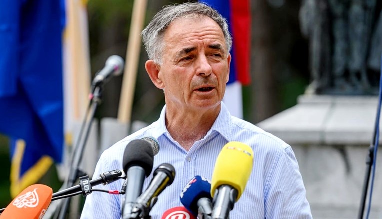 Pupovac u Srbu: Učinit ću sve da se ustaški pozdrav "Za dom spremni" zabrani
