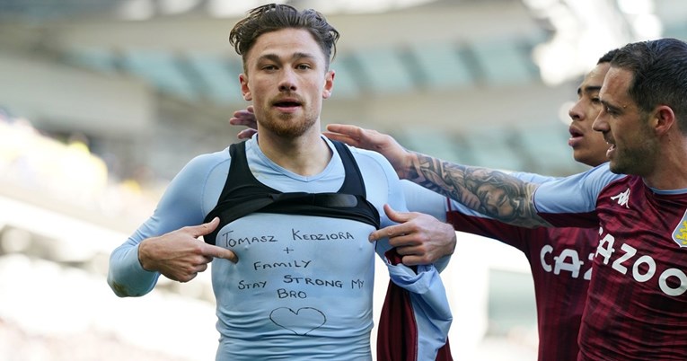 Englezi ukinuli žute kartone za igrače koji ispod dresa imaju poruke za Ukrajinu
