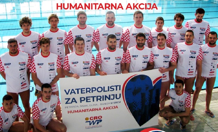 Vaterpolisti skupili novac za obnovu dvorane u Petrinji. Grade i kuću svom kolegi