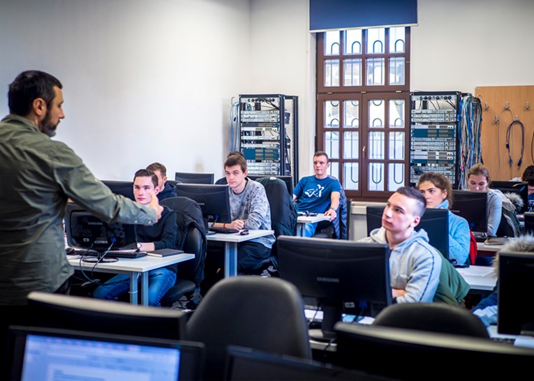 FER-ov i Algebrin studij računarstva na engleskom