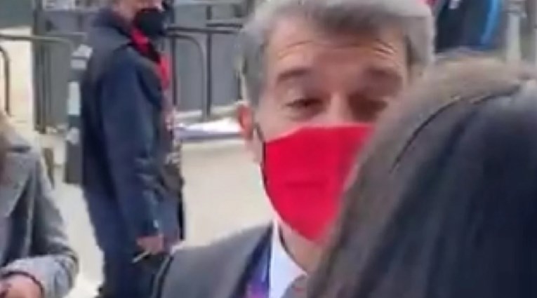 Favorit za predsjednika Barce dobacio djevojci nakon slike: Pozovi me kad napuniš 18