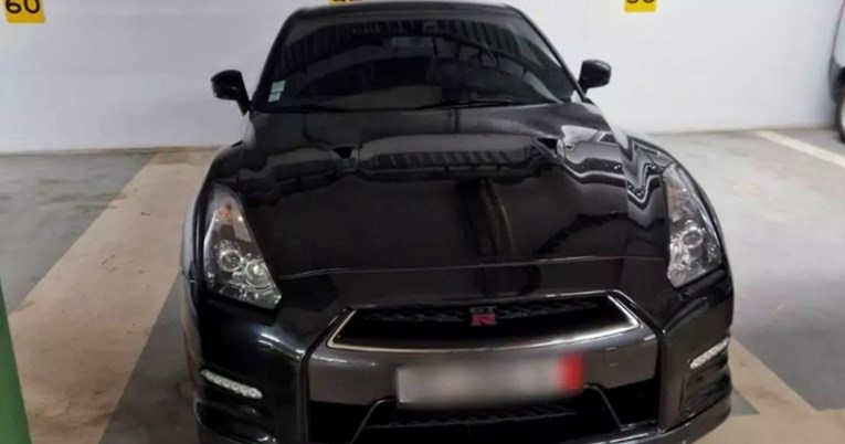 Vozio je trostruko brže od ograničenja, ostao je bez skupocjenog automobila i vozačke