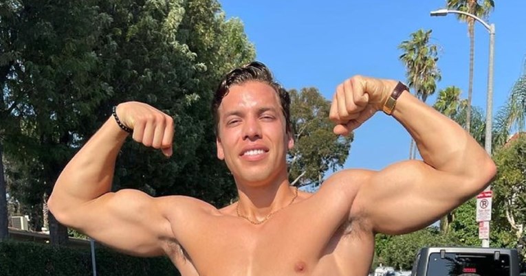 Schwarzeneggerov sin skinuo majicu pa pokazao čelične bicepse