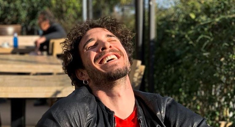 Šime Vrsaljko objavio fotku sa sinom, pokazao što rade zajedno