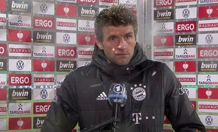 Muller poludio na novinarku: Vama je ovo smiješno?!