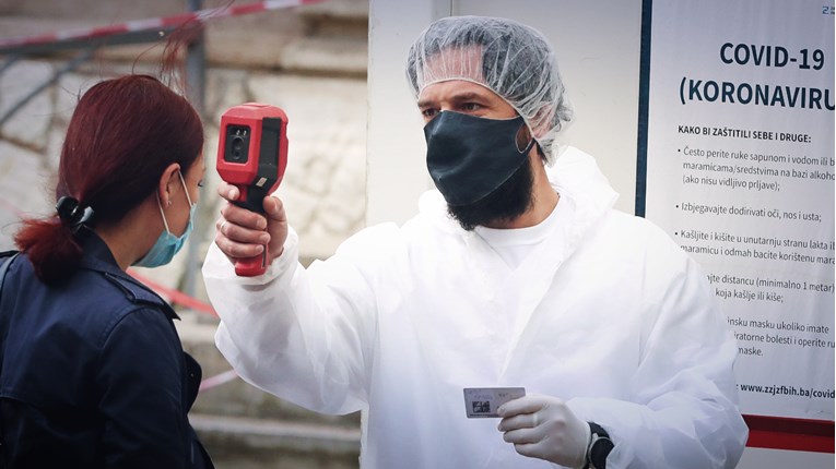Ustavni sud BiH: Ograničenje kretanja i obveza nošenja zaštitnih maski su neustavni