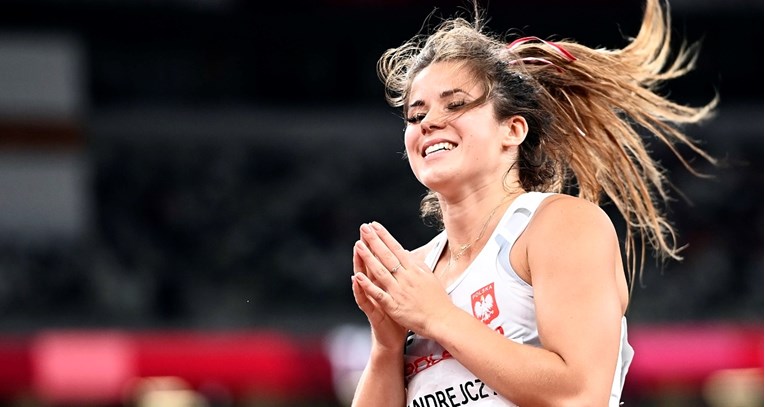 Preboljela rak kostiju pa srebrnu medalju iz Tokija prodala za bolesno dijete