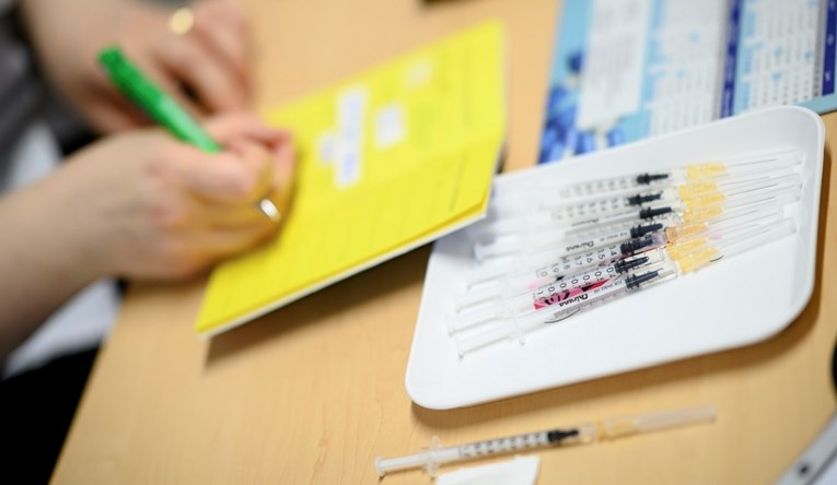 Ustavni sud Slovenije privremeno stopirao obavezno cijepljenje državnih službenika