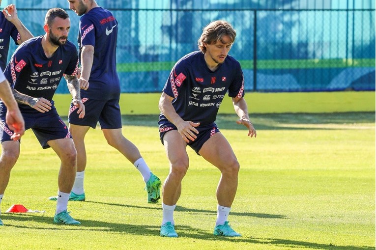 Španjolci tvrde da Real traži od Hrvatske izvješće za Modrića. HNS je odgovorio