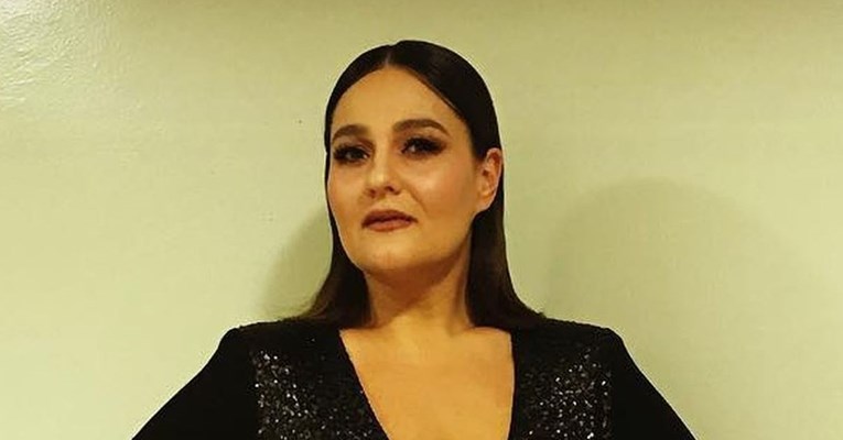 Martina Tomčić iznenadila fotkom napumpanih usana i izbočenih jagodica