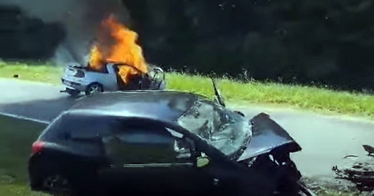 VIDEO Frontalni sudar kod Daruvara: Tigrom se zabio u Corsu, troje teško ozlijeđenih