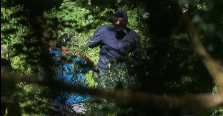 Policajci: Da, koristimo silu nad migrantima. To je nezakonito, ali takve su naredbe