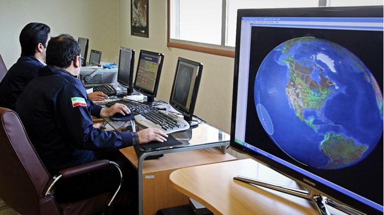 Rusija će Iranu isporučiti sofisticirani satelit, stručnjaci zabrinuti