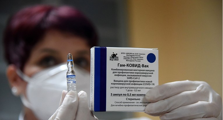 U Crnoj Gori u trgovačke centre smiju samo oni s covid-potvrdama