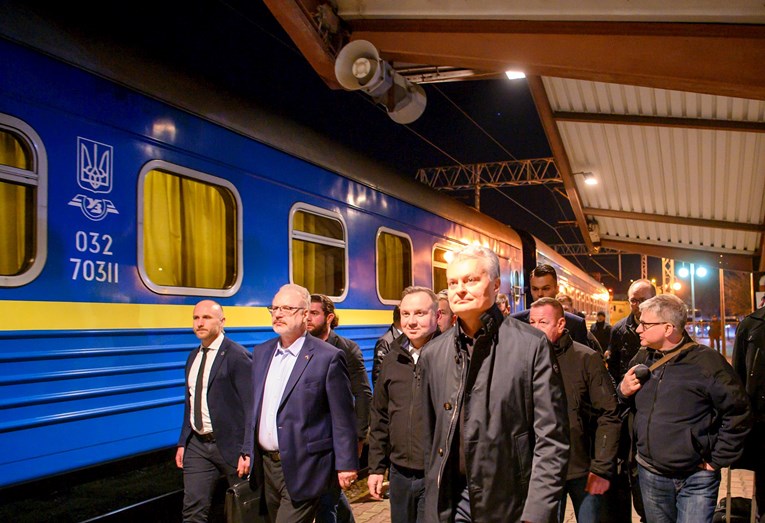 Predsjednici Poljske, Litve, Latvije i Estonije na putu za Kijev