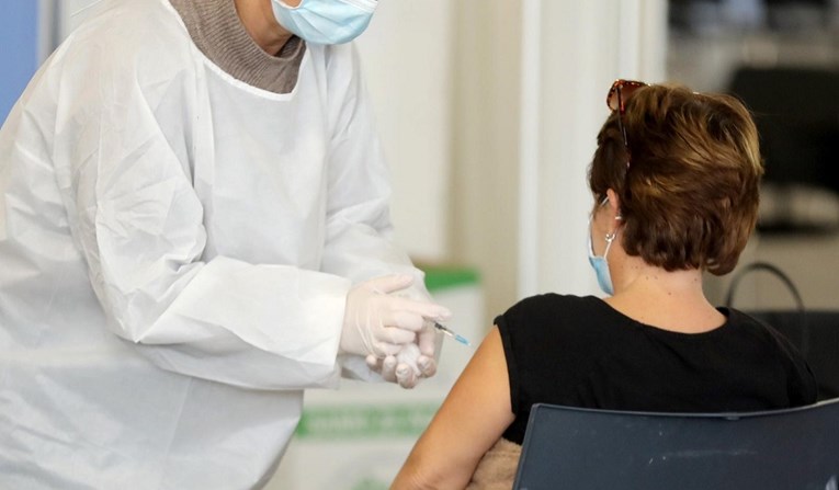 Iz HZJZ-a pojasnili može li se istovremeno cijepiti protiv gripe i protiv korone