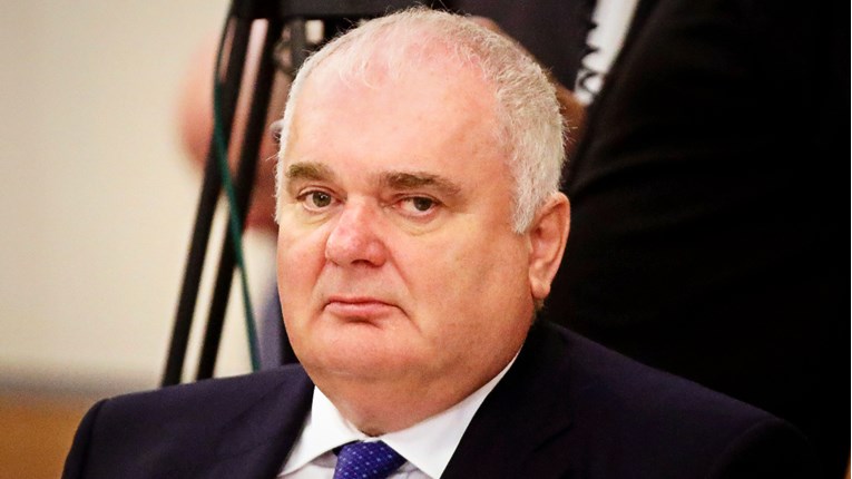 Navalni u filmu o Putinu i korupciji spominje i moćnog Nijemca. Tko je on?