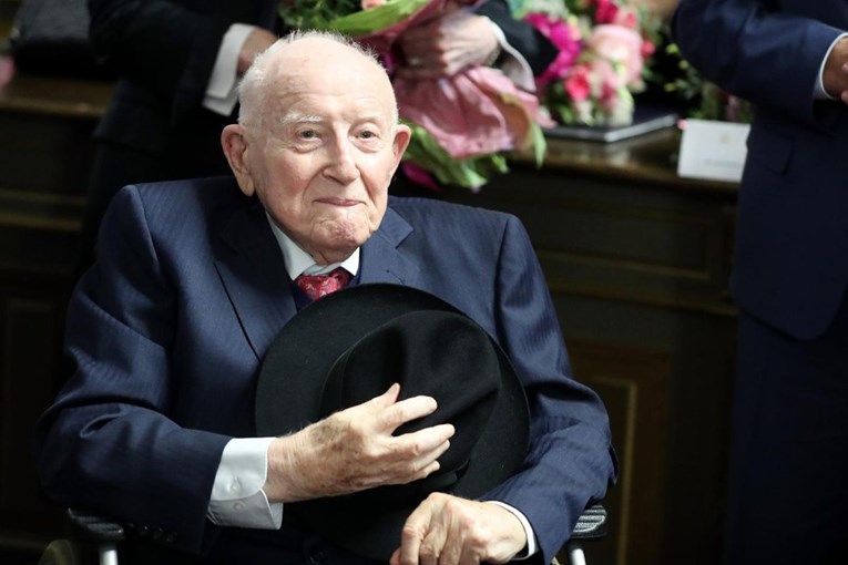 Tako je govorio Lustig: Je*eš demokraciju ako ne mogu reći da ne vjerujem u Boga