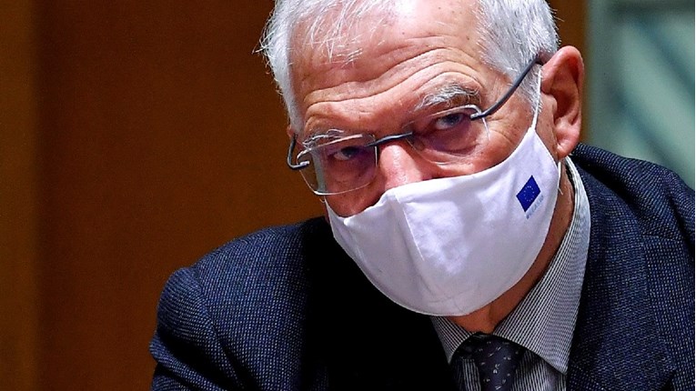 Šef europske diplomacije: EU zasad ne planira povući svoje diplomate iz Ukrajine