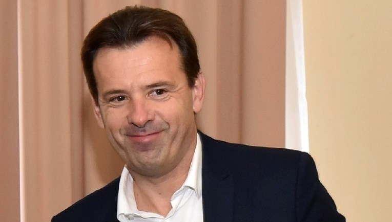 Gradonačelnik Novigrada prekršio izolaciju: Izašao sam u papučama da spasim kapelicu