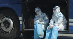 Više od 250 tisuća ljudi u svijetu umrlo od korone, i dalje je najgore u SAD-u