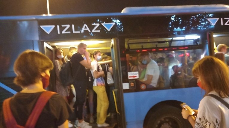 VIDEO Pogledajte gužvu u ZET-ovom autobusu: "Kao da živimo u Bangladešu"