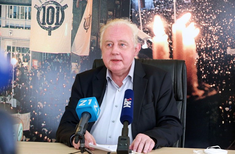 Vlasnik Radija 101 pokazao što mu je poslao šef radija koji je dobio koncesiju