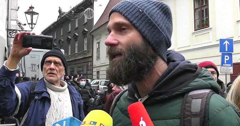 VIDEO Prosvjednik: Postoji lijek, zove se ivermektin