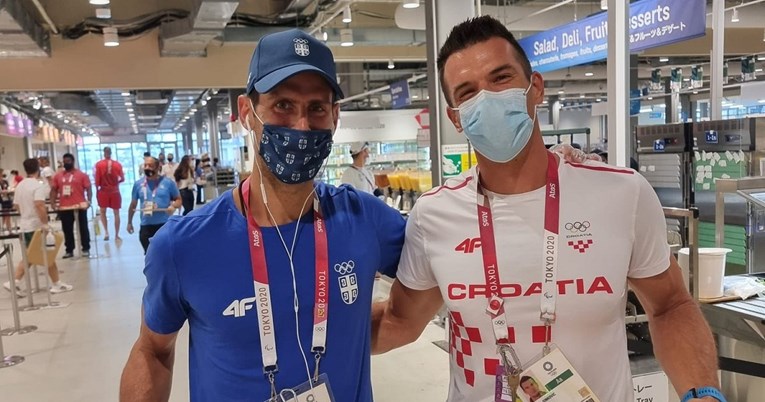 Valent Sinković objavio sliku iz menze s Đokovićem: "Riječi nisu potrebne"