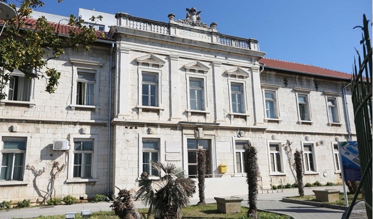 U Zadarskoj županiji 18 novih slučajeva zaraze, umrla dva muškarca