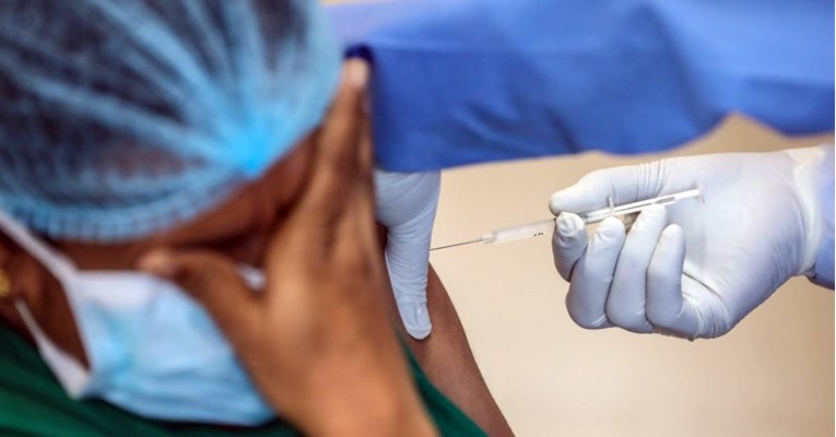 Troje mrtvih nakon cijepljenja AstraZenecom u Šri Lanki, dobili su krvne ugruške