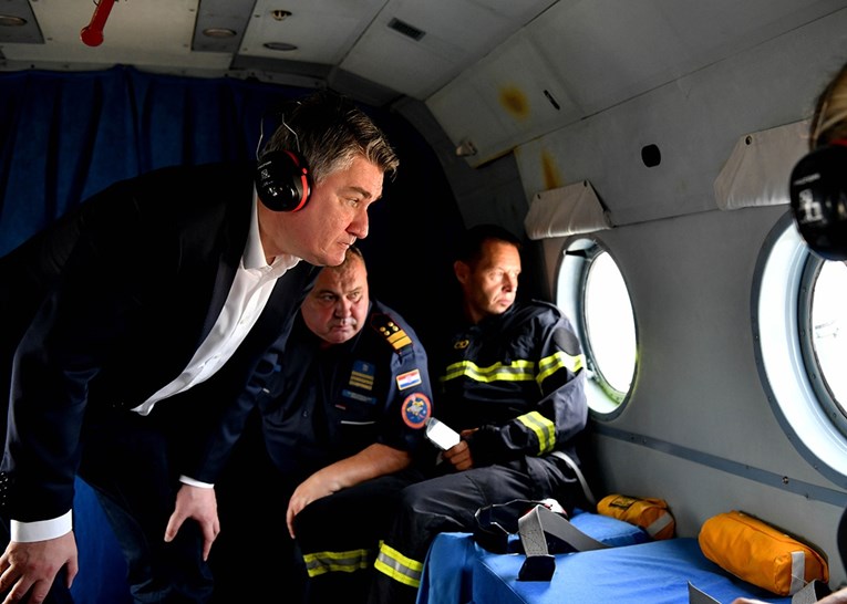 FOTO Milanović helikopterom obišao opožareni Seget Gornji, pogledajte slike iz zraka