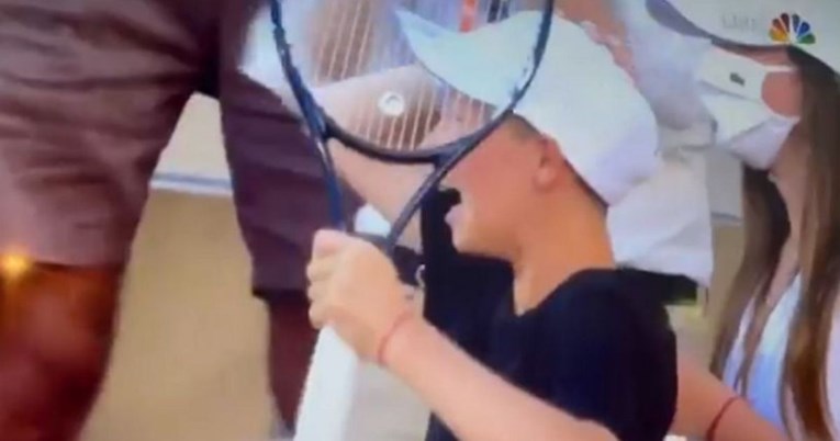 Nestaje Đokovićev video u kojem dječaku poklanja reket. Teniski svijet bijesan