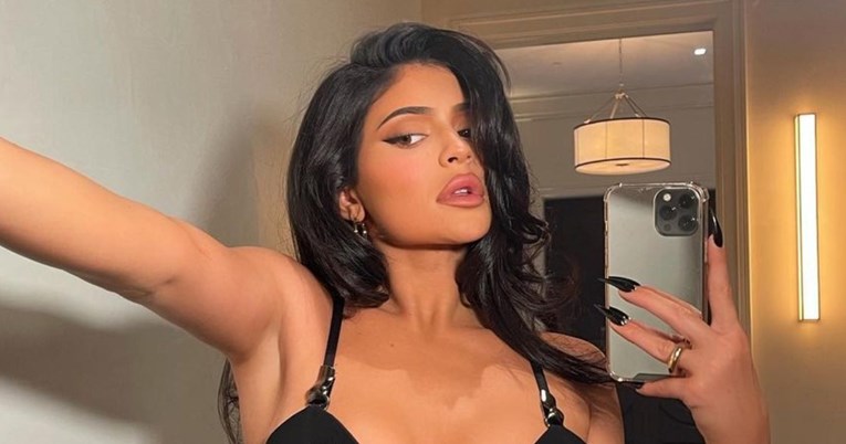 Kylie Jenner pokazala sve veći trbuh, ljudi pišu: Najljepša trudnica