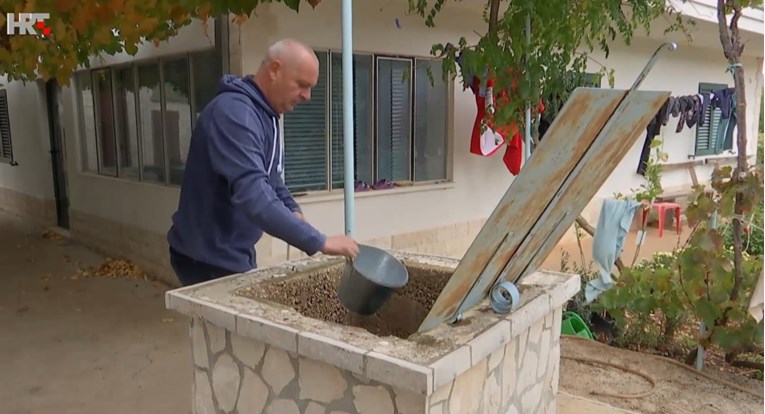 Stanovnici mjesta kod Trogira: HDZ vlada 30 godina, a mi nemamo vodu, školu, bus...