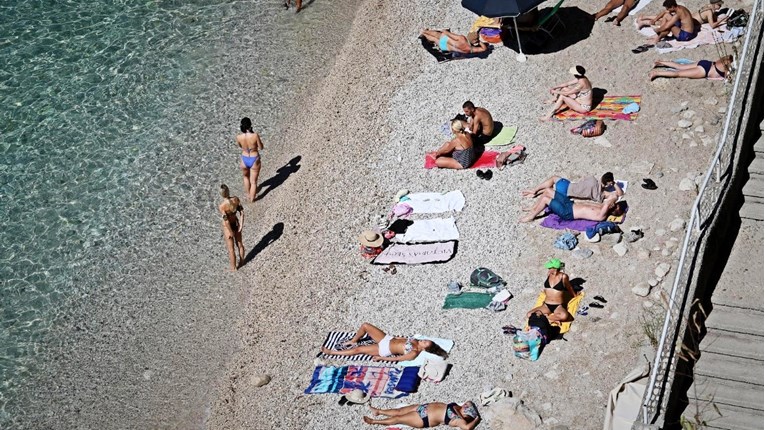 U srpnju 69 posto od svih komercijalnih turističkih noćenja u sedam mjeseci