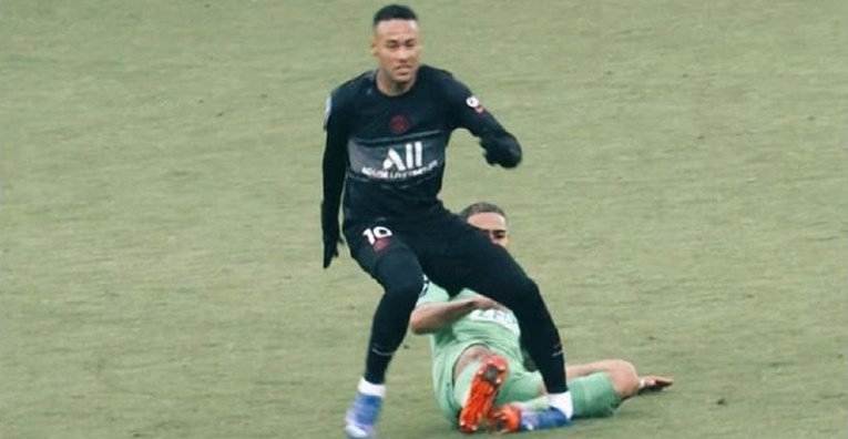 Uznemirujuće: Neymar pokazao kako se teško ozlijedio