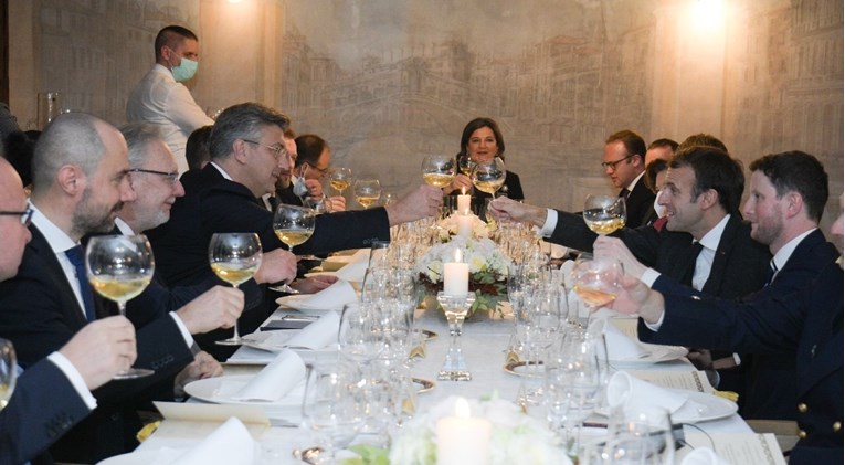 Nazdravlja se vinom: Plenković objavio fotku iz restorana s Macronom