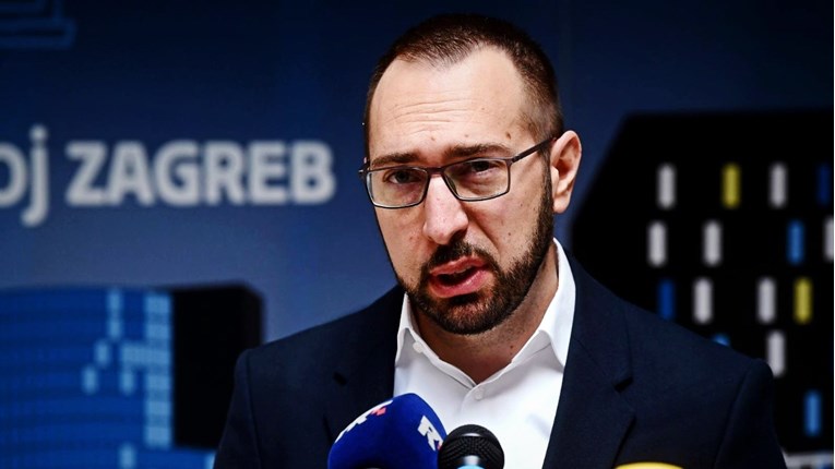 Tomašević: Nije dobro da se Trg bana Jelačića pretvara u rezervnu tržnicu