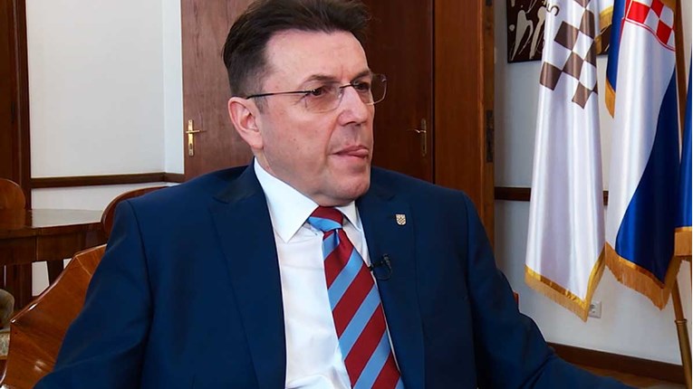 Šef HGK-a ima diplomu iz Banje Luke. Dodik kaže da fakultet dila lažne diplome