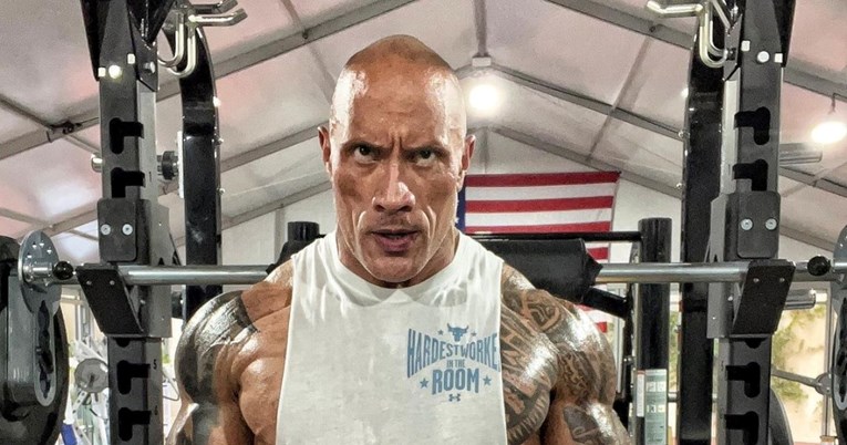 The Rock podijelio što sve pojede u danu i pokazao svoj najslavniji "cheat meal"