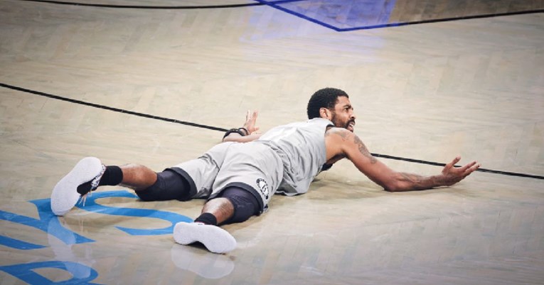 Kyrie Irving sinoć nije igrao jer mu se nije dalo?